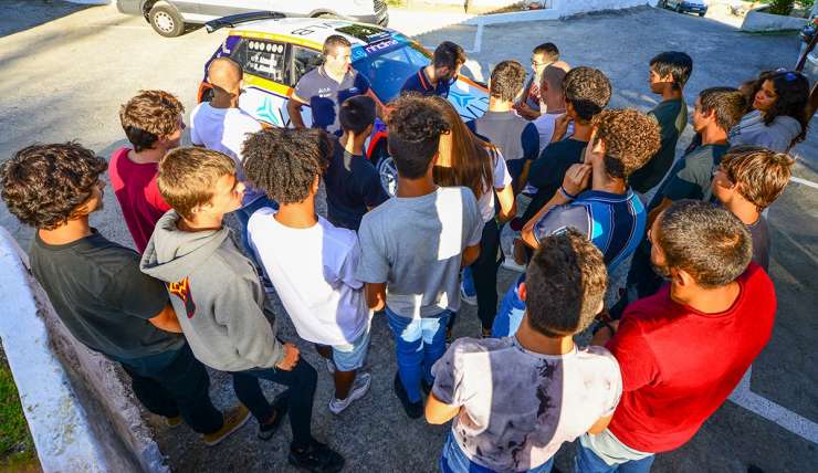 “Tal como num carro de corridas, somos nós que definimos o sentido dos nossos sonhos”